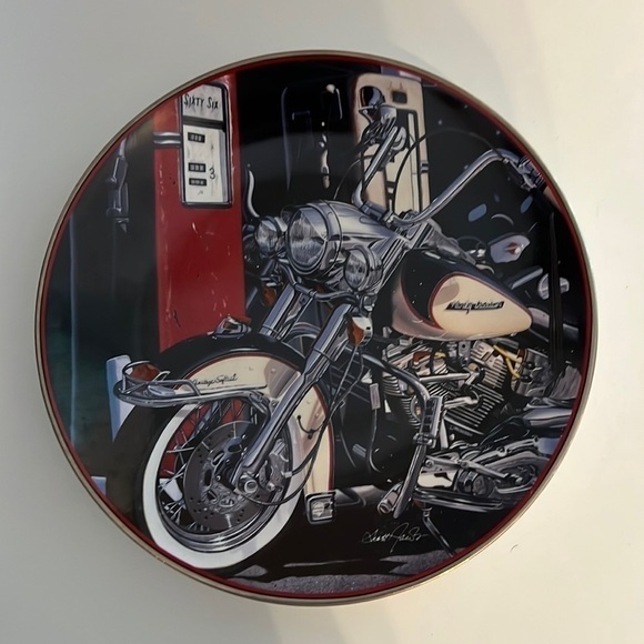 Harley Davidson Heritage Softail Classic 8 inch Limited Edition Plate - Picture 1 of 5
